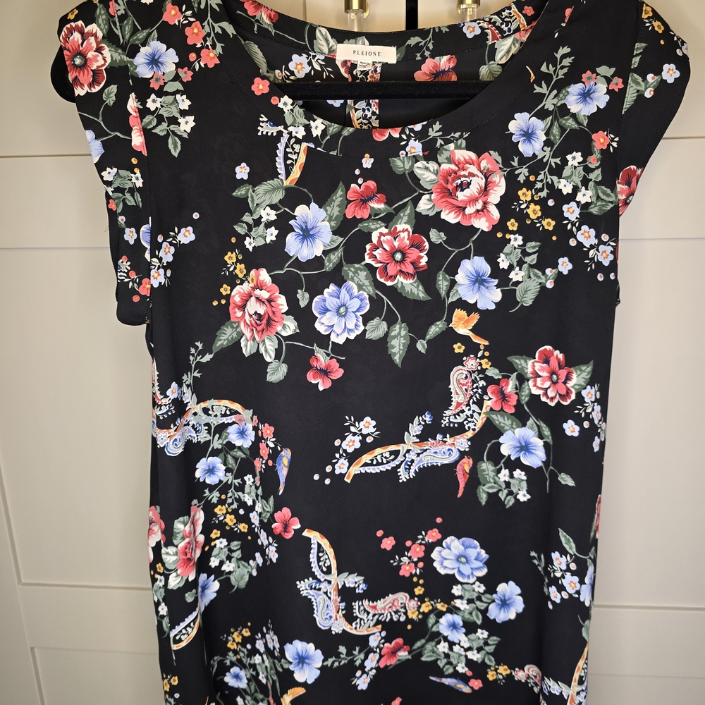 Pleione Black Floral Short Sleeve Top